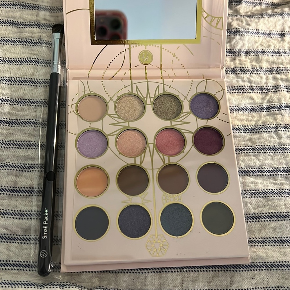 BH Cosmetics eye shadow face makeup romantic palette brush
